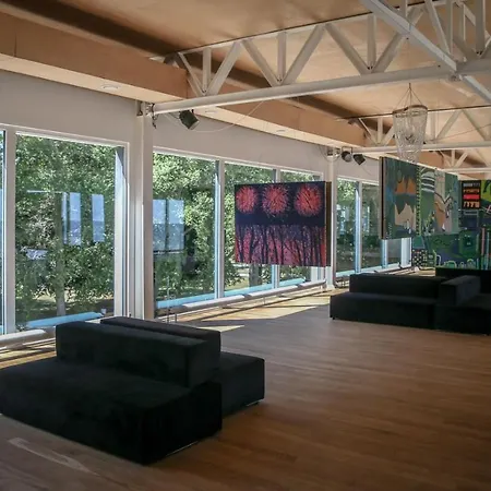 Apartahotel Nowa Zatoka Centrum Art & Business *